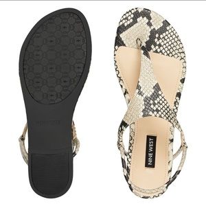 NIB Nine West Snake Braydin Stretch Flat Sandal 8M
